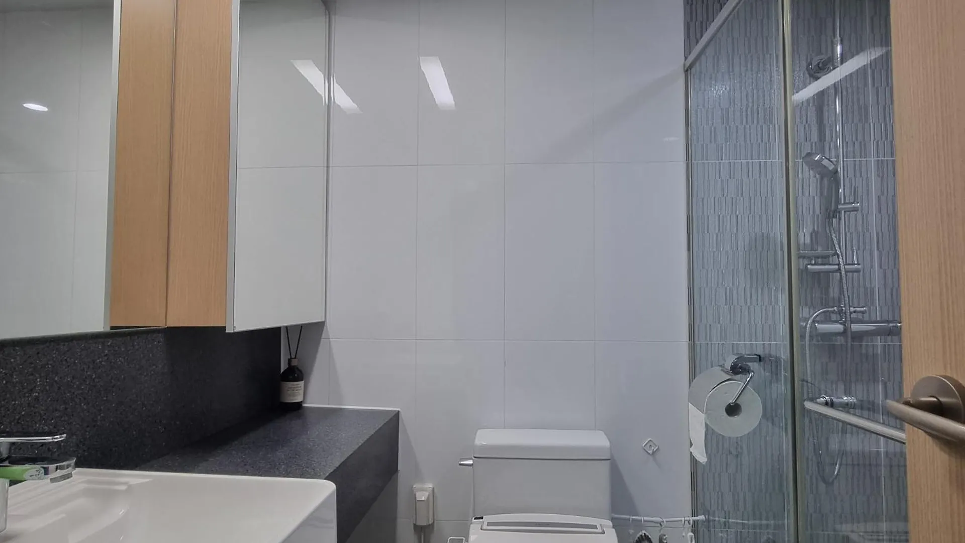 Coco House, Seoul, 5 Subway Stops Away Lotte Tower Apartamento